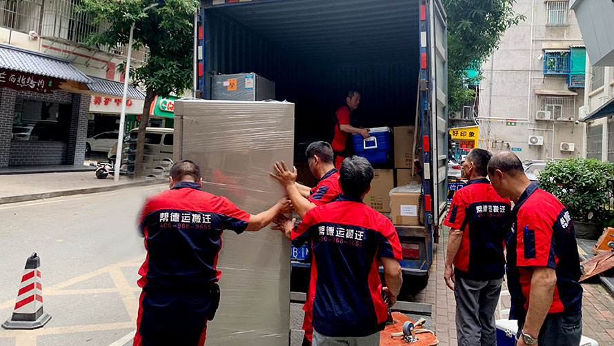 工廠設(shè)備吊裝搬運